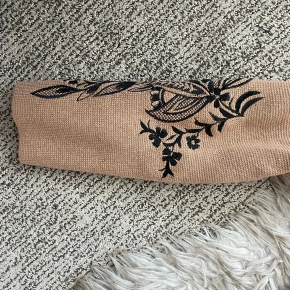 Chico's Long Camel Cardigan with Black Floral Embroidered Design EUC - Picture 7 of 12